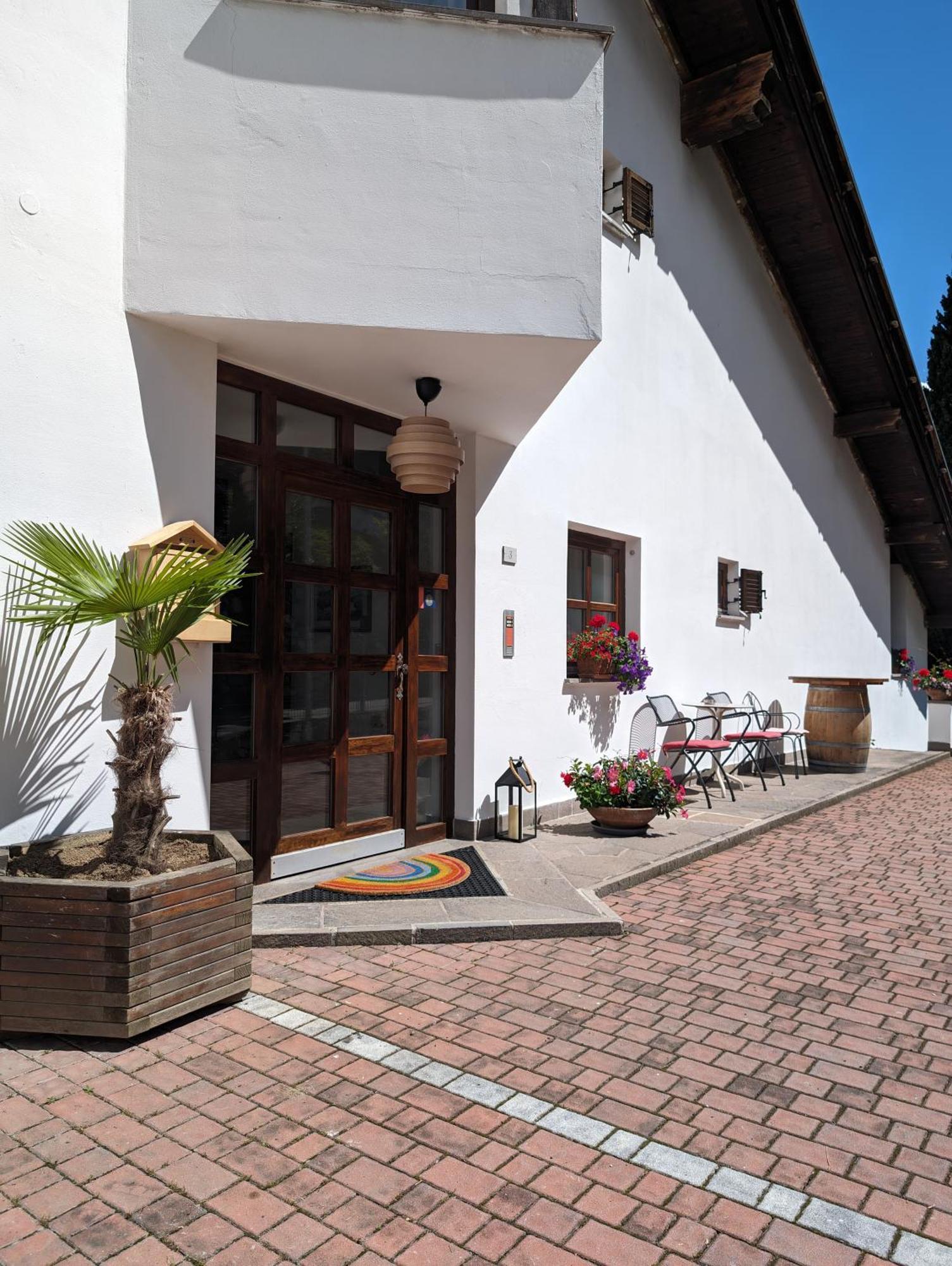 Hotel Eden Guesthouse Marlengo Exterior photo